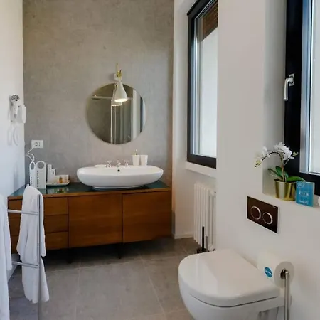 公寓 Spacious Apt. With Sunlit Terrace